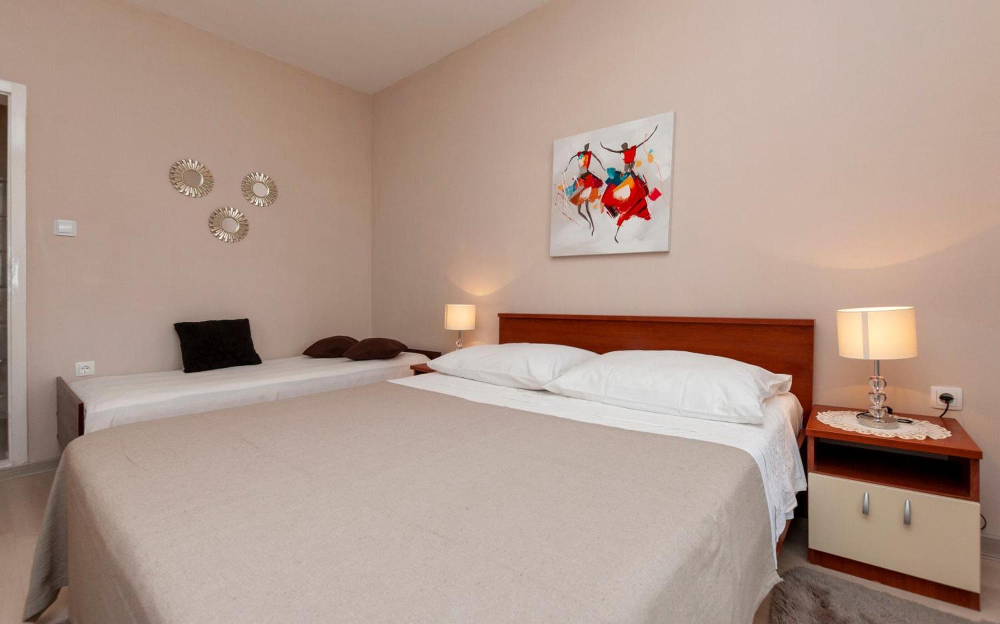 Apartment And Rooms Tatjana Omis Ngoại thất bức ảnh