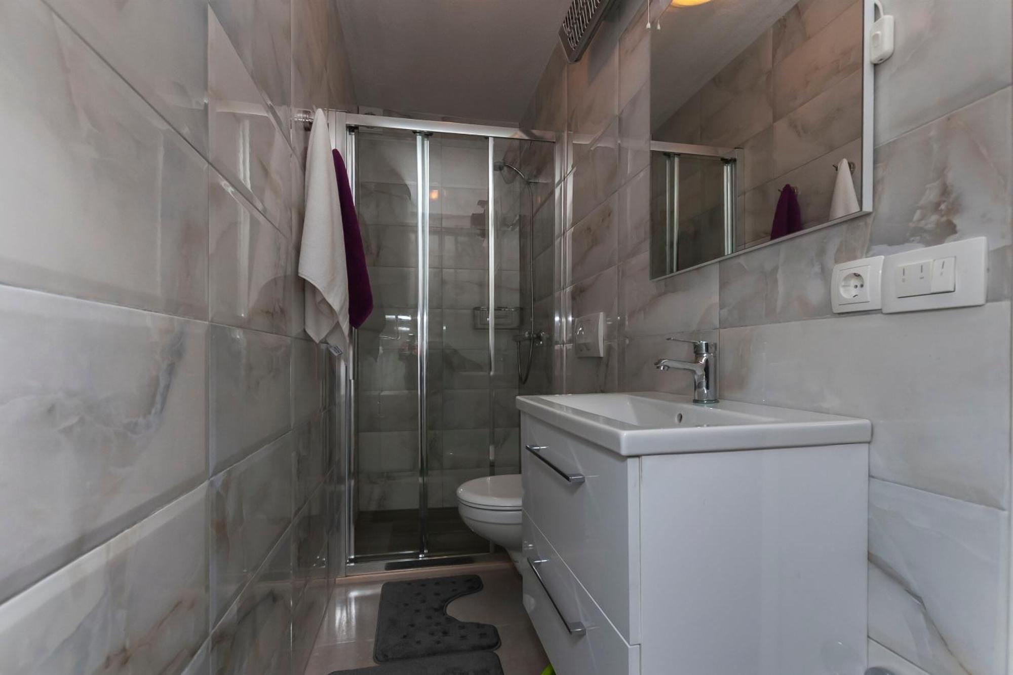 Apartment And Rooms Tatjana Omis Ngoại thất bức ảnh