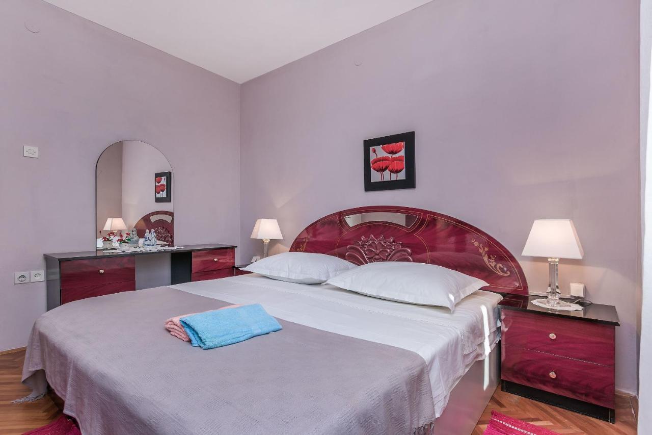 Apartment And Rooms Tatjana Omis Ngoại thất bức ảnh