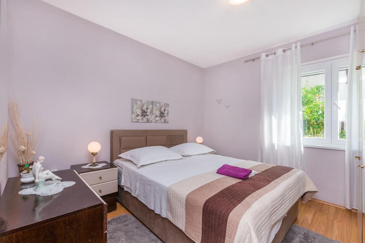 Apartment And Rooms Tatjana Omis Ngoại thất bức ảnh