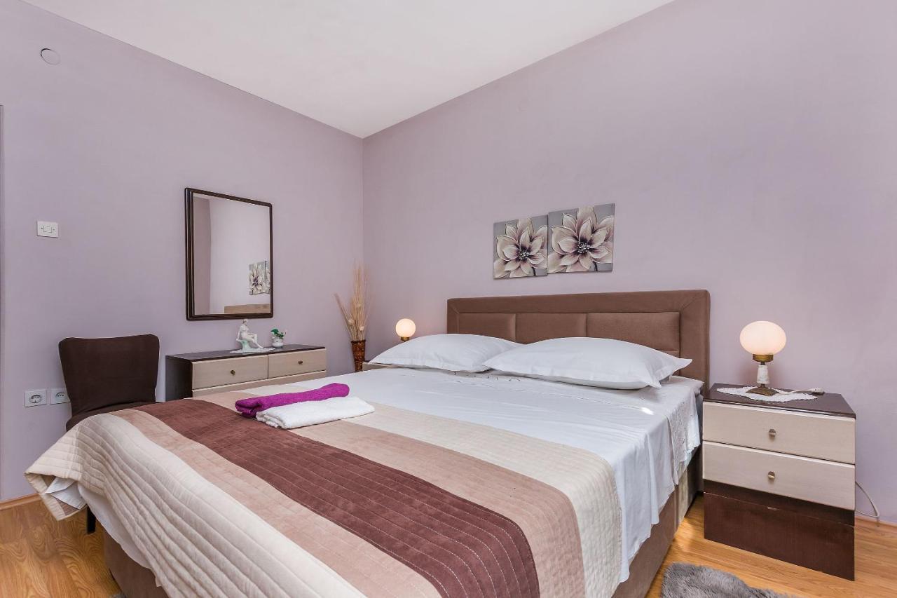 Apartment And Rooms Tatjana Omis Ngoại thất bức ảnh