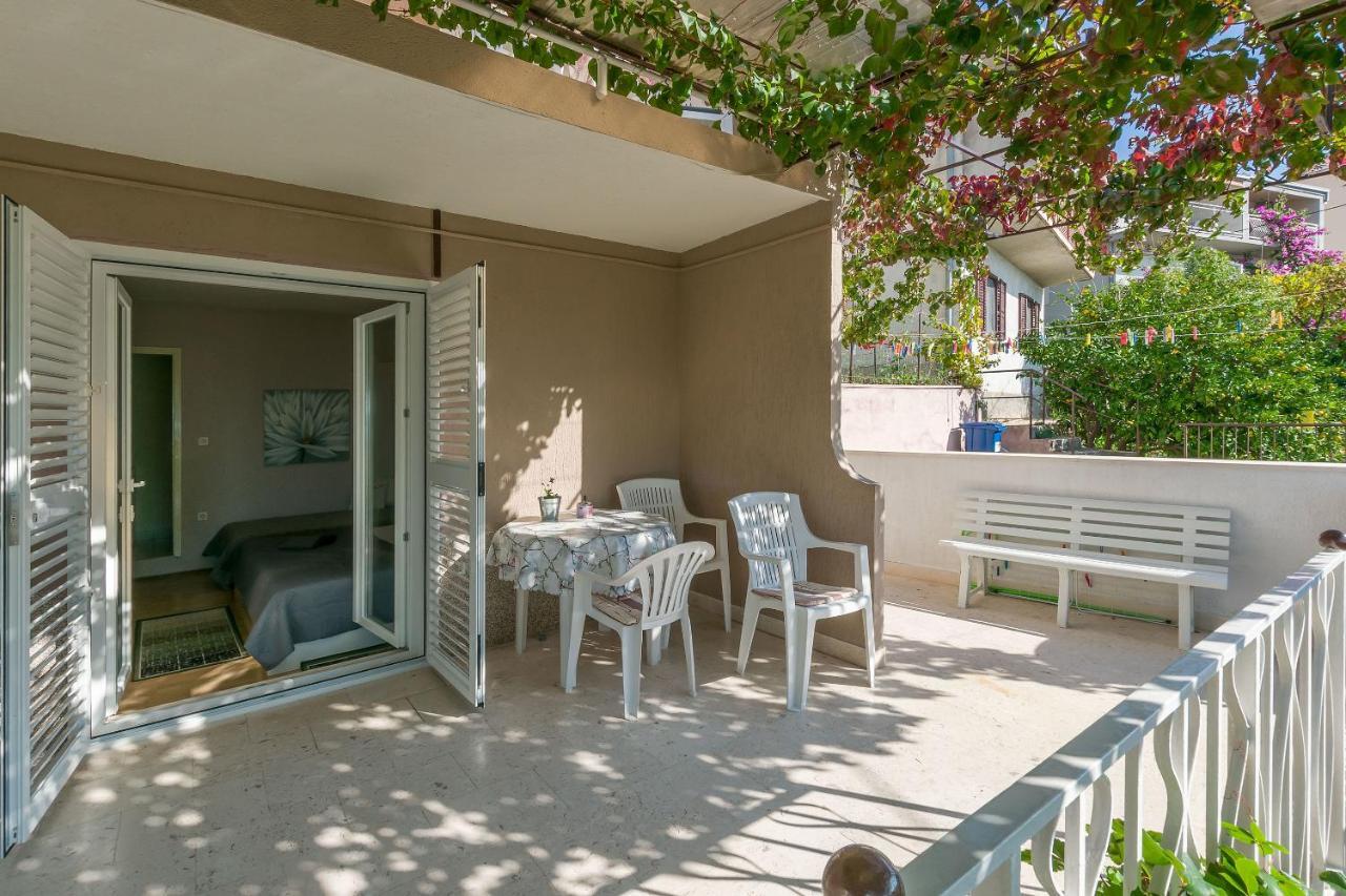 Apartment And Rooms Tatjana Omis Ngoại thất bức ảnh