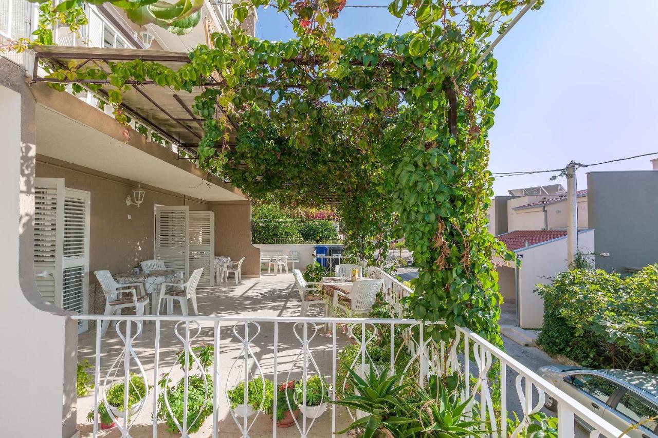 Apartment And Rooms Tatjana Omis Ngoại thất bức ảnh