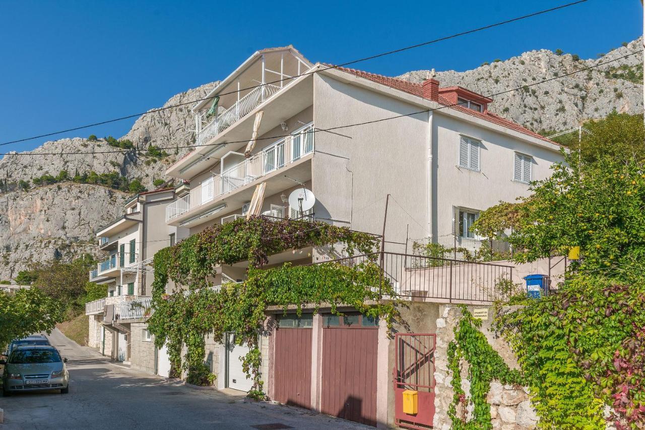 Apartment And Rooms Tatjana Omis Ngoại thất bức ảnh